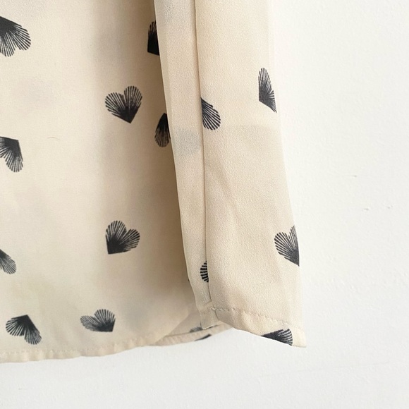 Sleeveless Blouse with Hearts Size Small - Picture 3 of 5